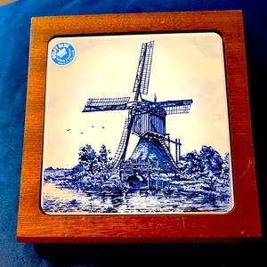 Delft Blue Holland hand painted, ceramic hot plate.
